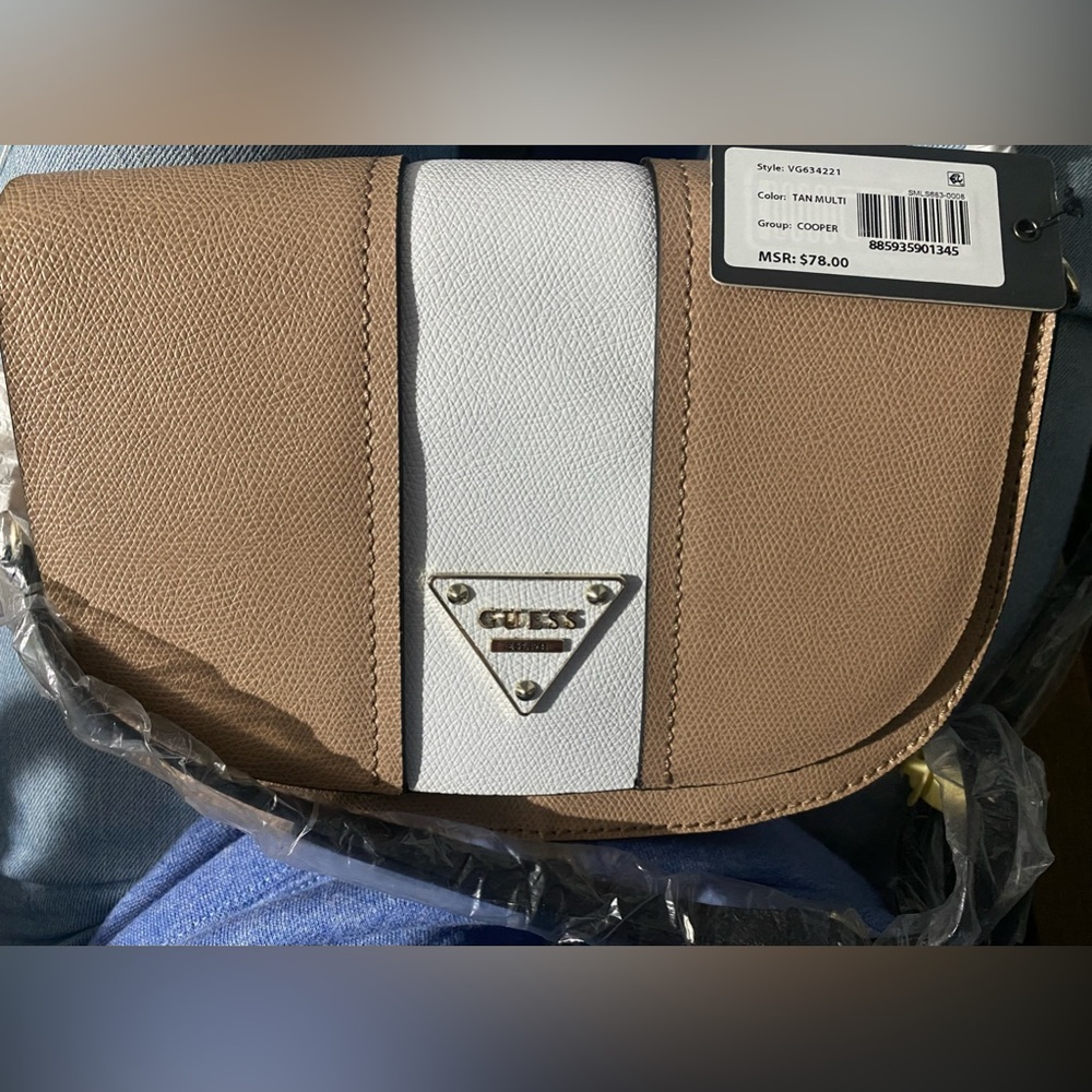 NWT Guess crossbody bag in tan and white